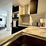 Luxury 2-bed Marina 公寓 阿尔考斯布里