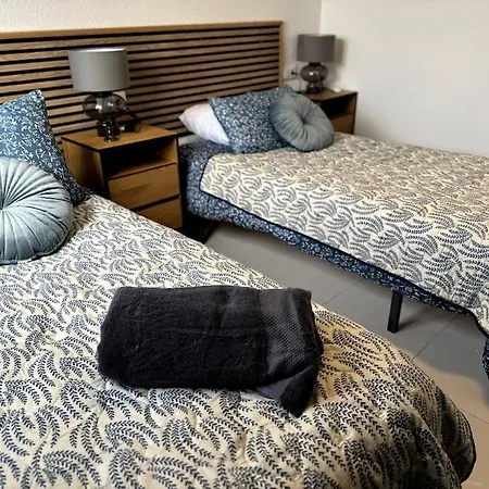 Luxury 2-bed Marina * 阿尔考斯布里