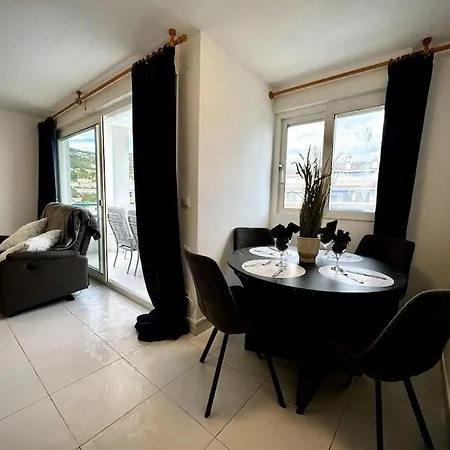 Διαμέρισμα Luxury 2-bed Marina